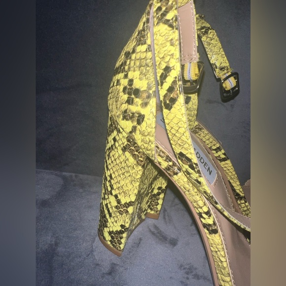 Steve Madden snakeskin heels - Picture 4 of 6
